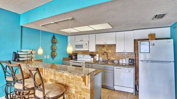 Condo, 1 King Bed (Holiday Villas III 109 - Sea You at t) | Private kitchen | Oven, toaster