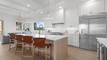 House, Multiple Beds (Sea View Play) | Private kitchen | Oven, coffee/tea maker, toaster, blender