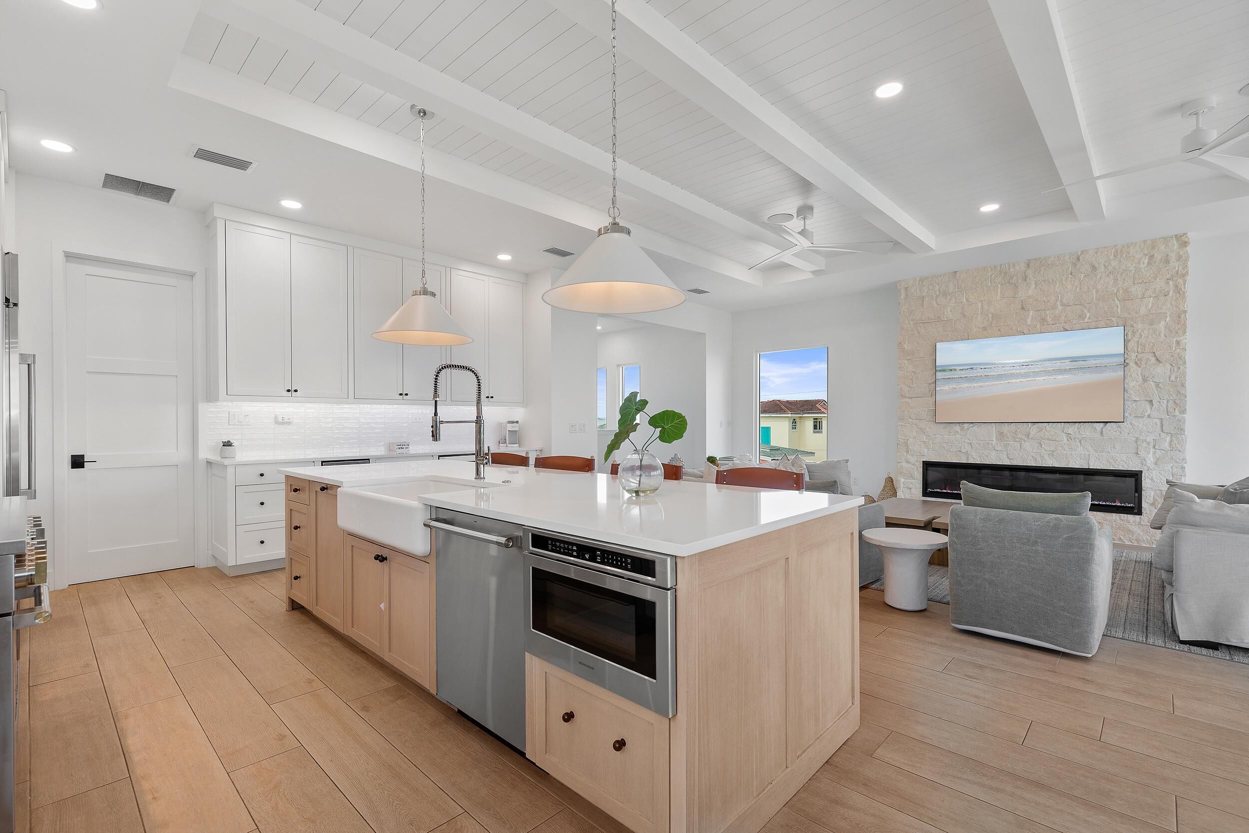 House, Multiple Beds (Sea View Play) | Private kitchen | Oven, coffee/tea maker, toaster, blender