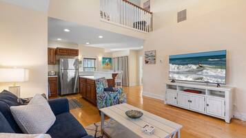 Apartamento, varias camas (Lofty Dreams) | Zona de estar | Una televisión