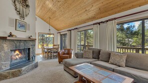 House, Multiple Beds (Doral - Unit 4) | Living area - Doral - Unit 4 (Bend)