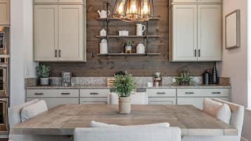 House, Multiple Beds (Redington Beach Townhouse 16305) | Dining