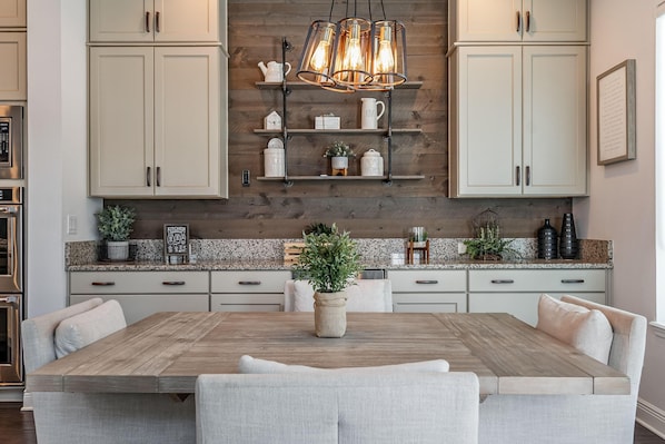 House, Multiple Beds (Redington Beach Townhouse 16305) | Dining
