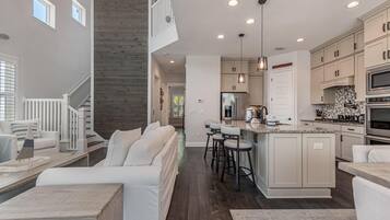 House, Multiple Beds (Redington Beach Townhouse 16305) | Interior