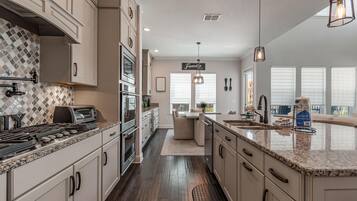 House, Multiple Beds (Redington Beach Townhouse 16305) | Private kitchen