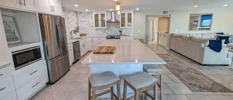 Apartment, Mehrere Betten (Sea Club #39 - Seaside Serenity) | Eigene Küche