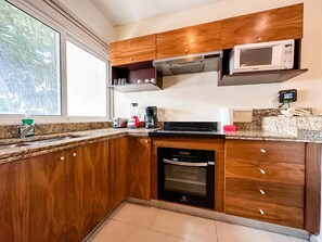 Huoneisto, useita sänkyjä (Sabbia 4207- 2 Bedrooms all-in suite) | Yksityinen keittiö