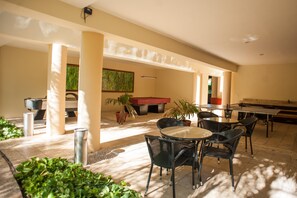 Apartemen, Beberapa Tempat Tidur (Sabbia 4207- 2 Bedrooms all-in suite) | Teras/patio
