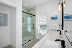 House, Multiple Beds (Easy & Lazy Retreat) | Bathroom - Easy & Lazy Retreat (Fort Myers Beach)