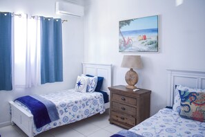 2 bedrooms, iron/ironing board, WiFi, bed sheets - 2-bedroom apartment in fantastic Marsh Harbour with AC, WiFi (Marsh Harbour)