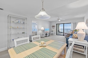 Appart'hôtel, 1 très grand lit et 1 canapé-lit (Ocean Terrace Club 706) | Restauration