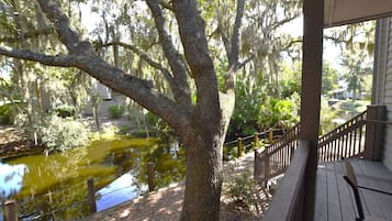 Villa, 2 habitaciones, fumadores, balcón | Jardín