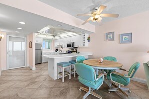 Condo, 1 King Bed with Sofa bed (Golden Arms 803) | Dining