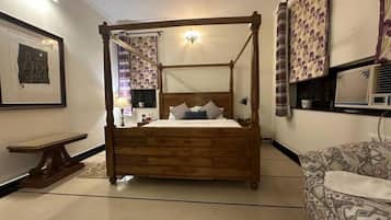 3 Schlafzimmer, Schreibtisch, Bügeleisen/Bügelbrett, WLAN