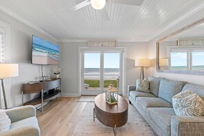 Appart'hôtel, plusieurs lits (Sea Coast Gardens II 101) | Coin séjour