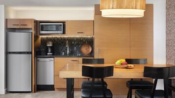 Microwave, dishwasher