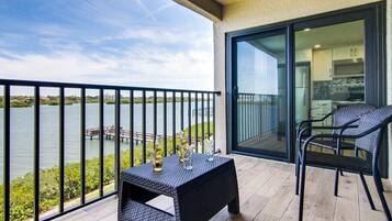 Condo, 1 King Bed with Sofa bed (Sea Club #32 - Dolphins Lookout) | Property grounds