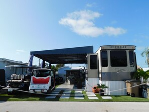 Property grounds - Charming RV Hideaway campground in Key Largo; Sun & Fun! (Key Largo)