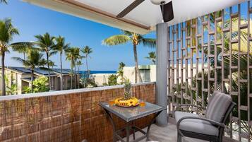 Condo, 1 King Bed with Sofa bed (Alii Villas#320) | Terrace/patio