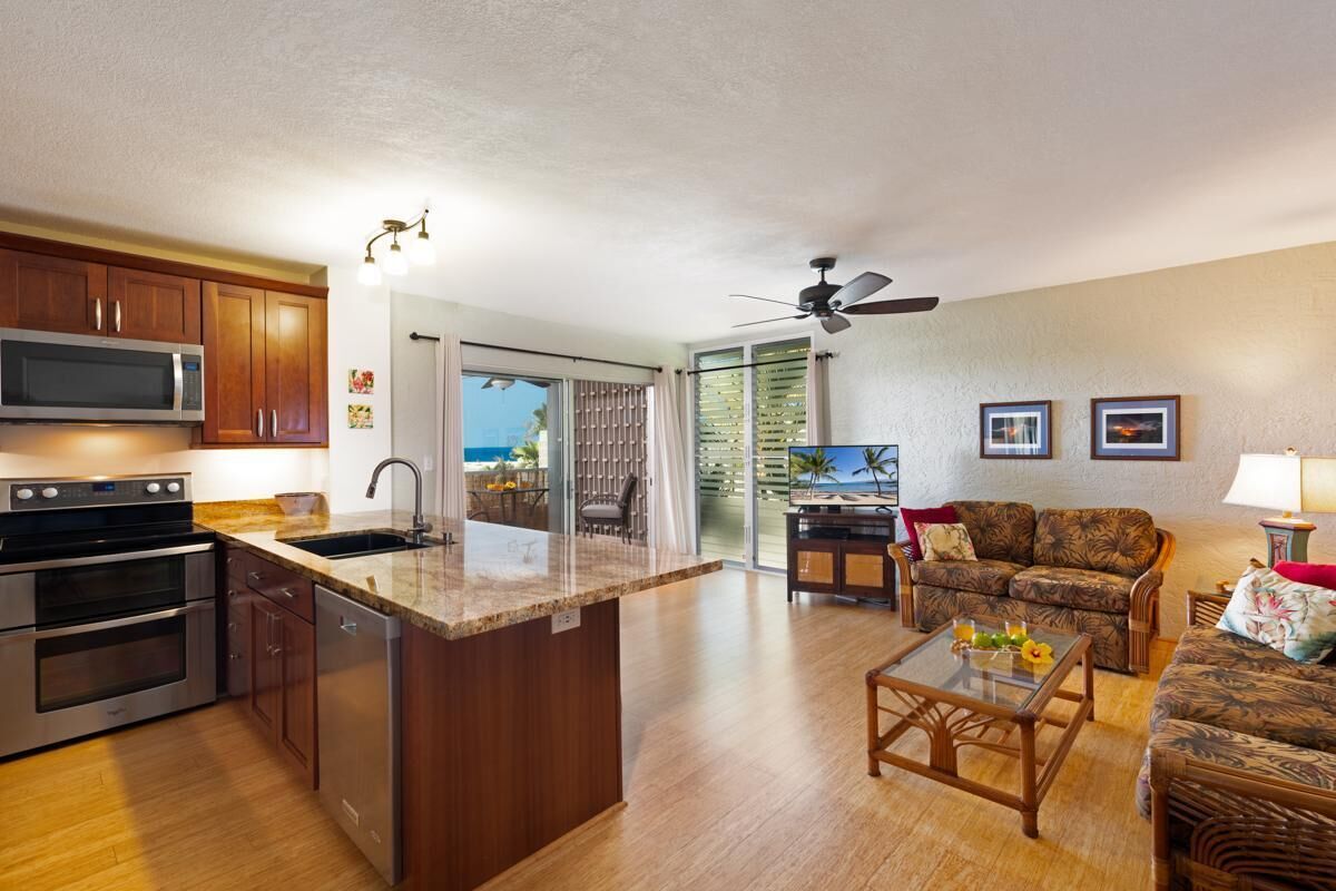 Condo, 1 King Bed with Sofa bed (Alii Villas#320 Remodeled Top Floor &) | Private kitchen