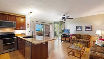 Condo, 1 King Bed with Sofa bed (Alii Villas#320 Remodeled Top Floor &) | Private kitchen