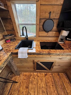 Fridge, microwave, stovetop, coffee/tea maker