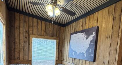 Glenville's Rustic Charm