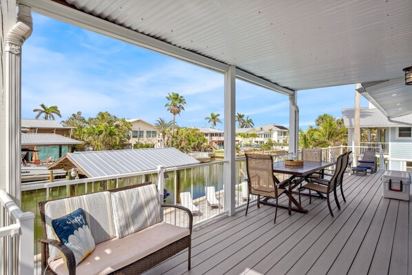 Outdoor dining - Upper Deck (Fort Myers Beach)