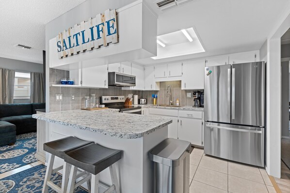 Maison, Plusieurs lits (Aqua Beach Bungalow) | Cuisine privée | Un four, grille-pain