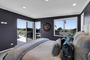 3 chambres, fer et planche à repasser, Wi-Fi, draps fournis