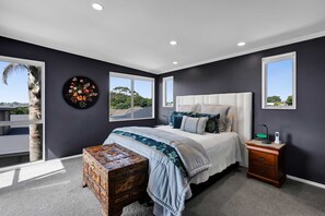 3 habitaciones, tabla de planchar con plancha, wifi y ropa de cama