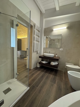 Superior Double Room | Bathroom. B&B PALAZZO CROGHAN