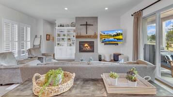 House, Multiple Beds (Pony Express 3) | Living area