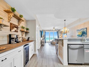 Condo, Multiple Beds (Calypso 3-2007) | Private kitchen