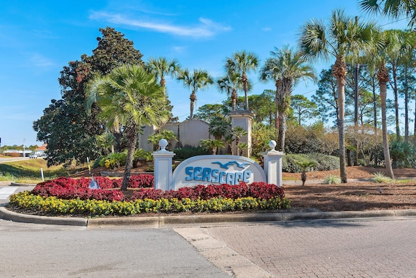 Condo, 1 King Bed with Sofa bed (Ariel Dunes II 2103- Son-Sent Blessin) | Property grounds