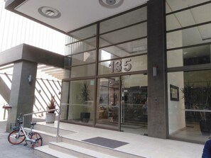 Exterior detail - 
Céntrico y Cómodo – Torre Entel (Santiago)