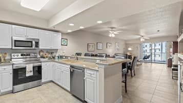 Apartment, Mehrere Betten (Oceanwalk 14-404) | Eigene Küche | Ofen, Toaster