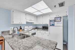 Condo, Multiple Beds (Sea Club #304 - Gone Coastal) | Private kitchen | Oven, toaster