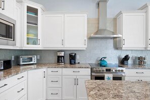 House, Multiple Beds (Reef of Paradise) | Private kitchen | Oven, toaster - Reef of Paradise (Fort Myers Beach)