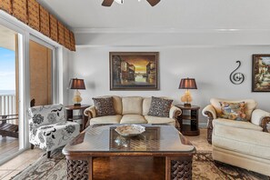 公寓客房, 多張床 (Sanibel 1104) | 起居區 | 電視