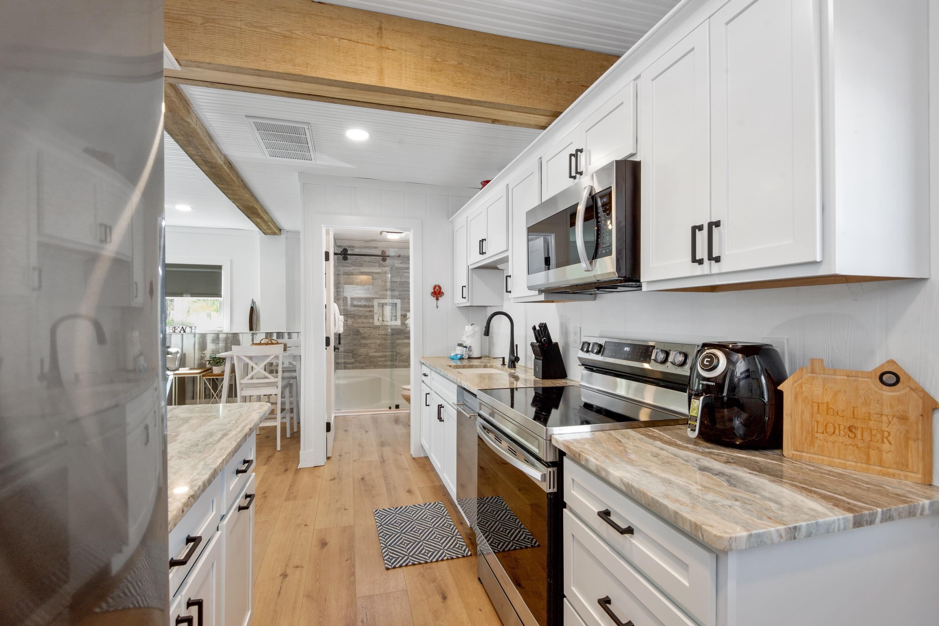 House, Multiple Beds (Lazy Lobster) | Private kitchen | Oven, toaster