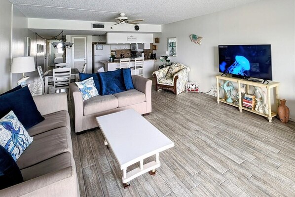 Condo, 2 Queen Beds (Sea Club #502 - Anchor's Away) | Living area