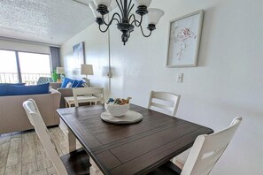 Apartment, 2 Queen-Betten (Sea Club #502 - Anchor's Away) | Speisen