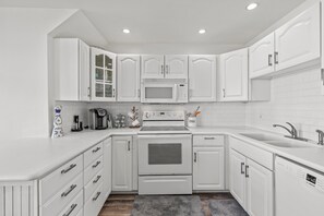 Condo, Multiple Beds (Sea Winds Condominiums C) | Private kitchen