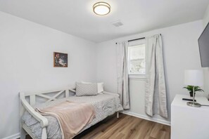 2 Schlafzimmer, Bügeleisen/Bügelbrett, WLAN, Bettwäsche
