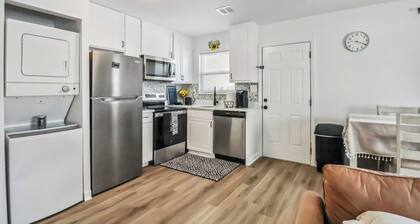 Quiet, Furnished 2BR Near Duke Hospital Ideal for Professionals & Extended Stays