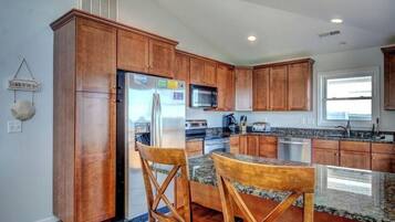 Studio (4 Bedrooms) | Property amenity