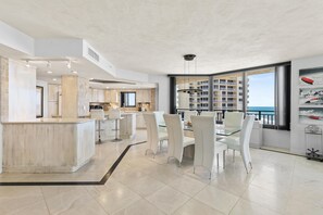 Condo, varias camas (Sherwin Condominium 1801) | Restaurantes