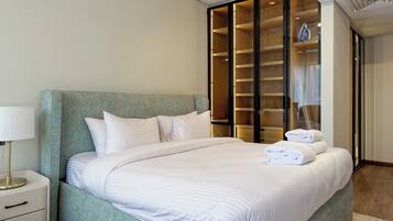 4 bedrooms, iron/ironing board, free WiFi, bed sheets