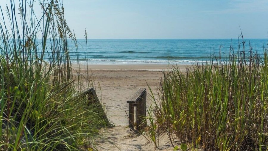 Polly's Place by Topsail Realty